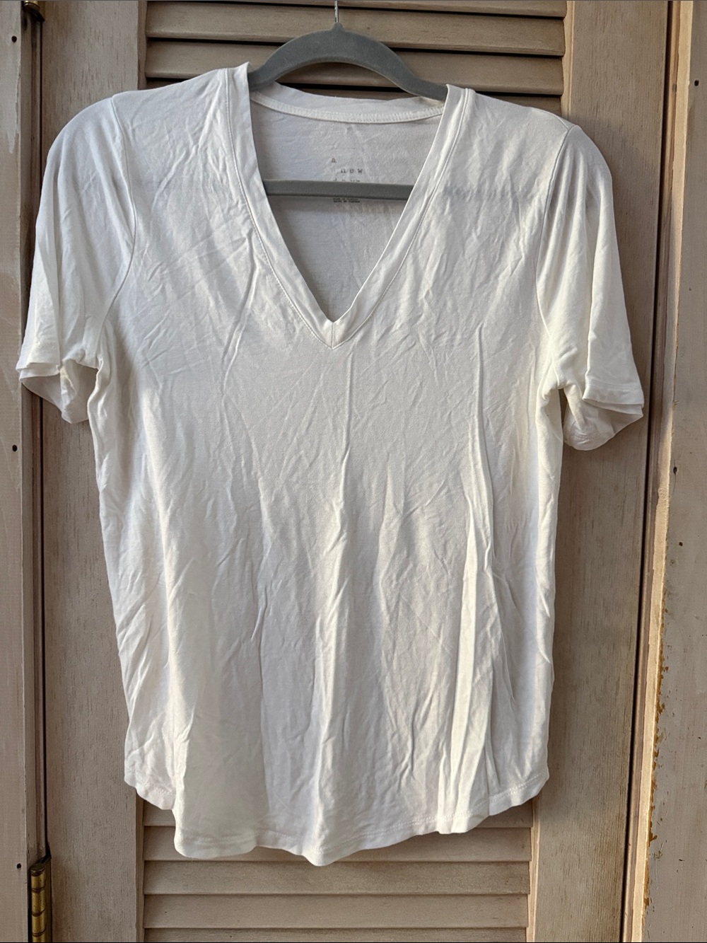 a new day White V-Neck Short Sleeve Tee XS Soft Fabric